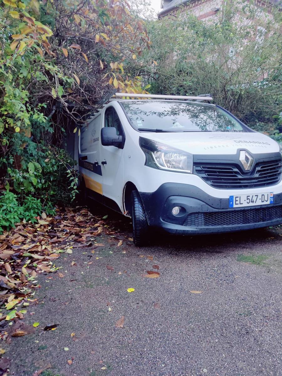 Pourquoi confier le recyclage de votre ancienne climatisation à un professionnel ? Contactez Opération Débarras près du Havre pour l'enlèvement de pompe à chaleur