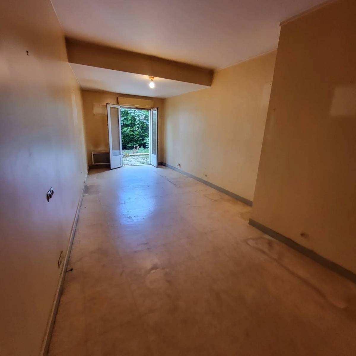 Débarras après succession à Caen (14000) : vider une maison familiale encombrée